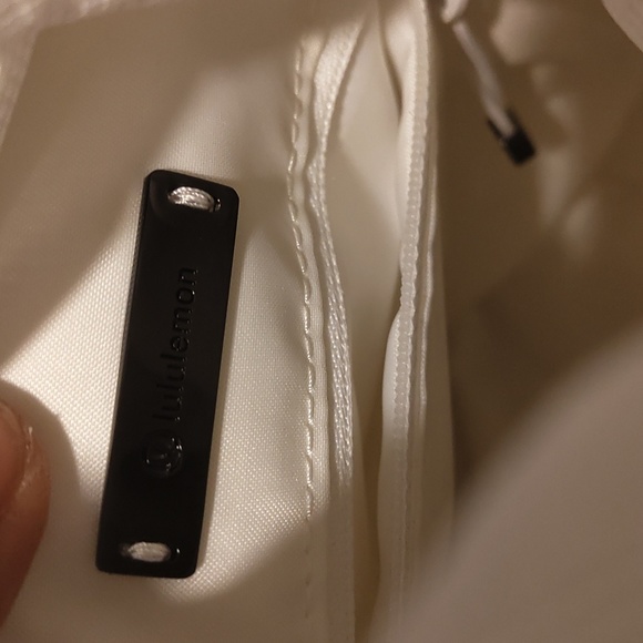 Lululemon Dash All Day Bucket Bag - Picture 7 of 8